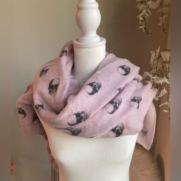 NWT Skull Cashmere Pink/Lavender Large Rectangle Skull Scarf - Picture 6 of 14